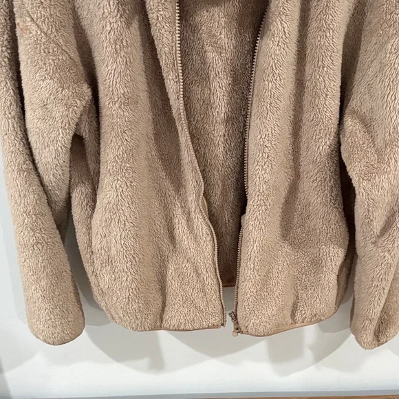 Uniqlo Women's Teddy Zip-Up Jacket in Beige - Picture 2 of 6
